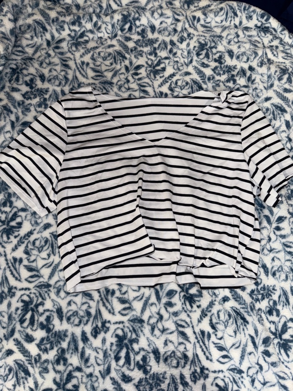 SHEIN Black & White Striped V-Neck Crop Top